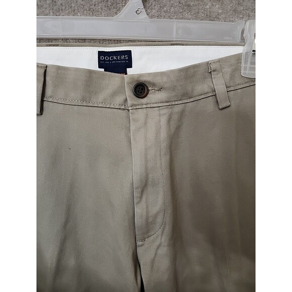 Dockers Easy Khaki Pants Mens 32x34 Tan Straight Performance Stretch NEW - Picture 3 of 10